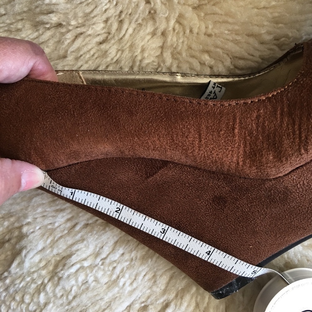 Shoes - Picture 3 of 5